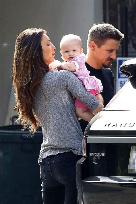 jeremy renner freundin|jeremy renner neue freundin.